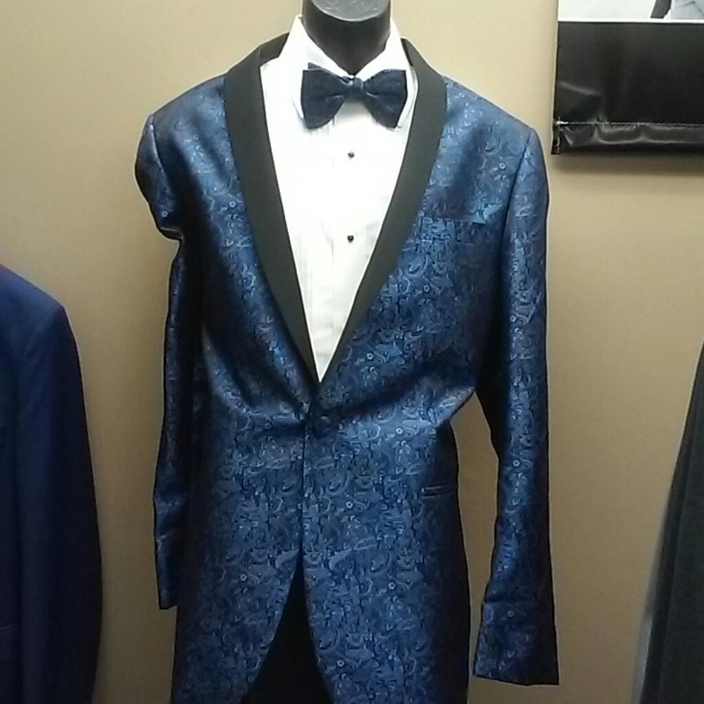 Smoking Jacket - Picture 2 of 5